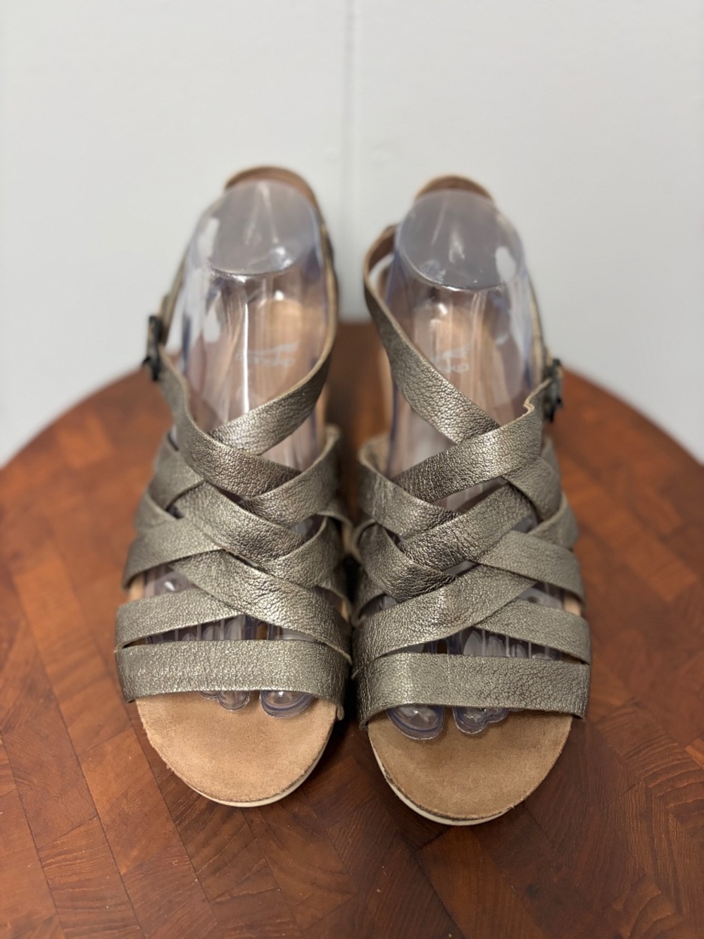 Dansko Vivian Gladiator Metallic Pewter Wedge Sandals Women's Size 37/6.5-7US